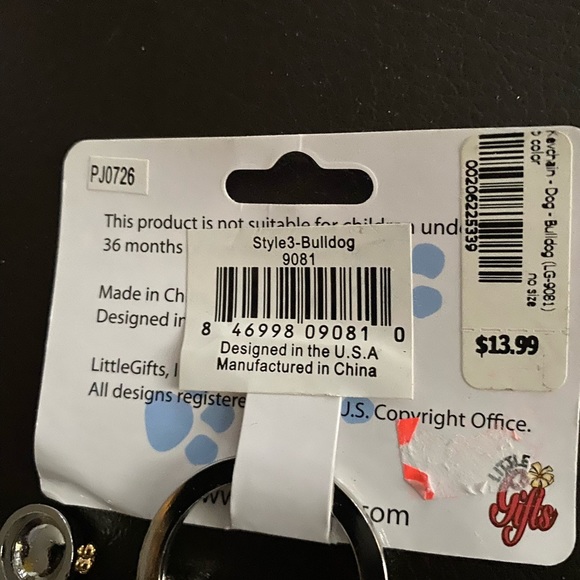 Bulldog Keychain - Picture 3 of 3